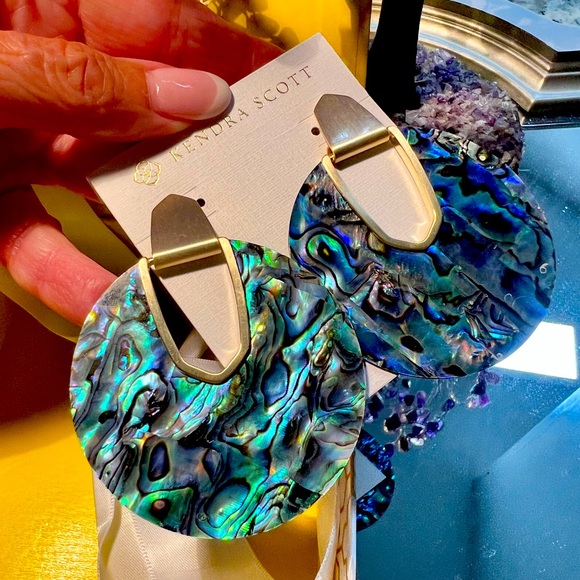 NWT Kendra Scott RARE & Retired Diane Earrings Abalone Yellow Gold STUNNING! - Picture 4 of 14